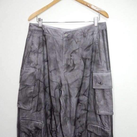Adidas Originals Premium XXL Baggy Cargo PANTS Sz 14 Gray Purple Print NEW $190 - Picture 12 of 15